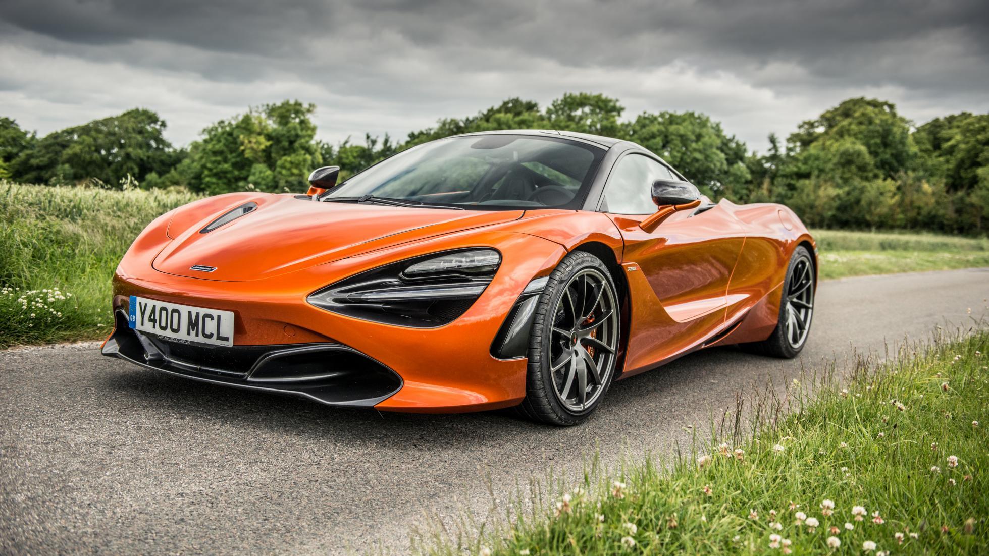 MCLAREN 720s спидометр