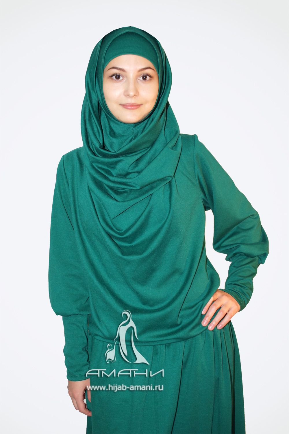 Продажа мусульманских. Мусульманские вещи. Зеленый хиджаб. Салатовый хиджаб. Вещи для мусульманок.