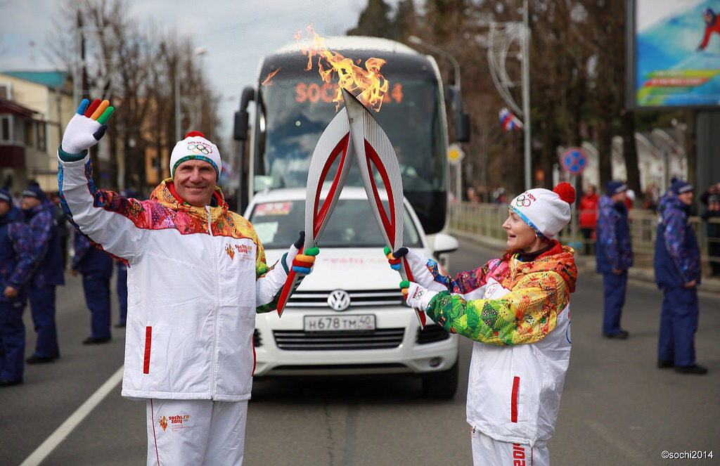 Олимпийский огонь на Эльбрусе