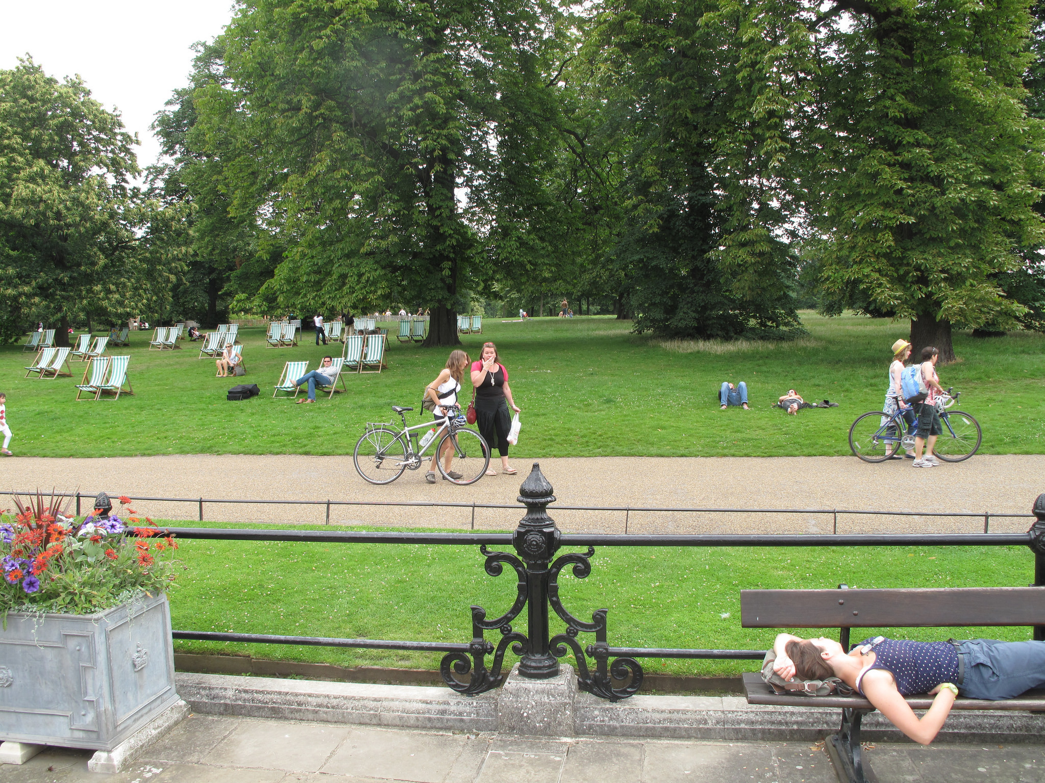 Фото парк отзывы. Гайд-парк (Hyde Park). Гайд парк в Лондоне. Парк в Лондоне гайд парк. Достопримечательности Лондона гайд парк.